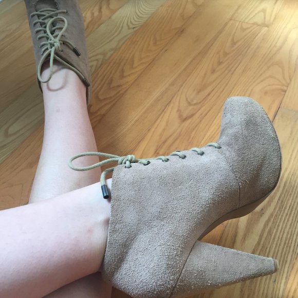 Zara Lace-Up Suede Ankle Boots - Picture 4 of 7